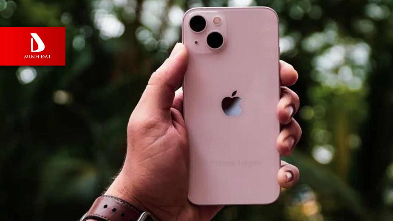 Giá bán iPhone 13 thường cũ hiện tại mới nhất 2025? Có đáng để mua?