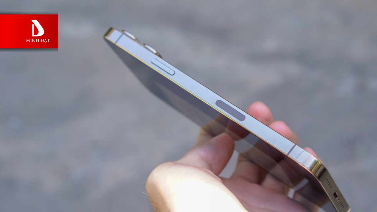 iPhone 13 Pro Max còn đáng mua không? Đánh giá chi tiết năm 2026 - Thiết kế 