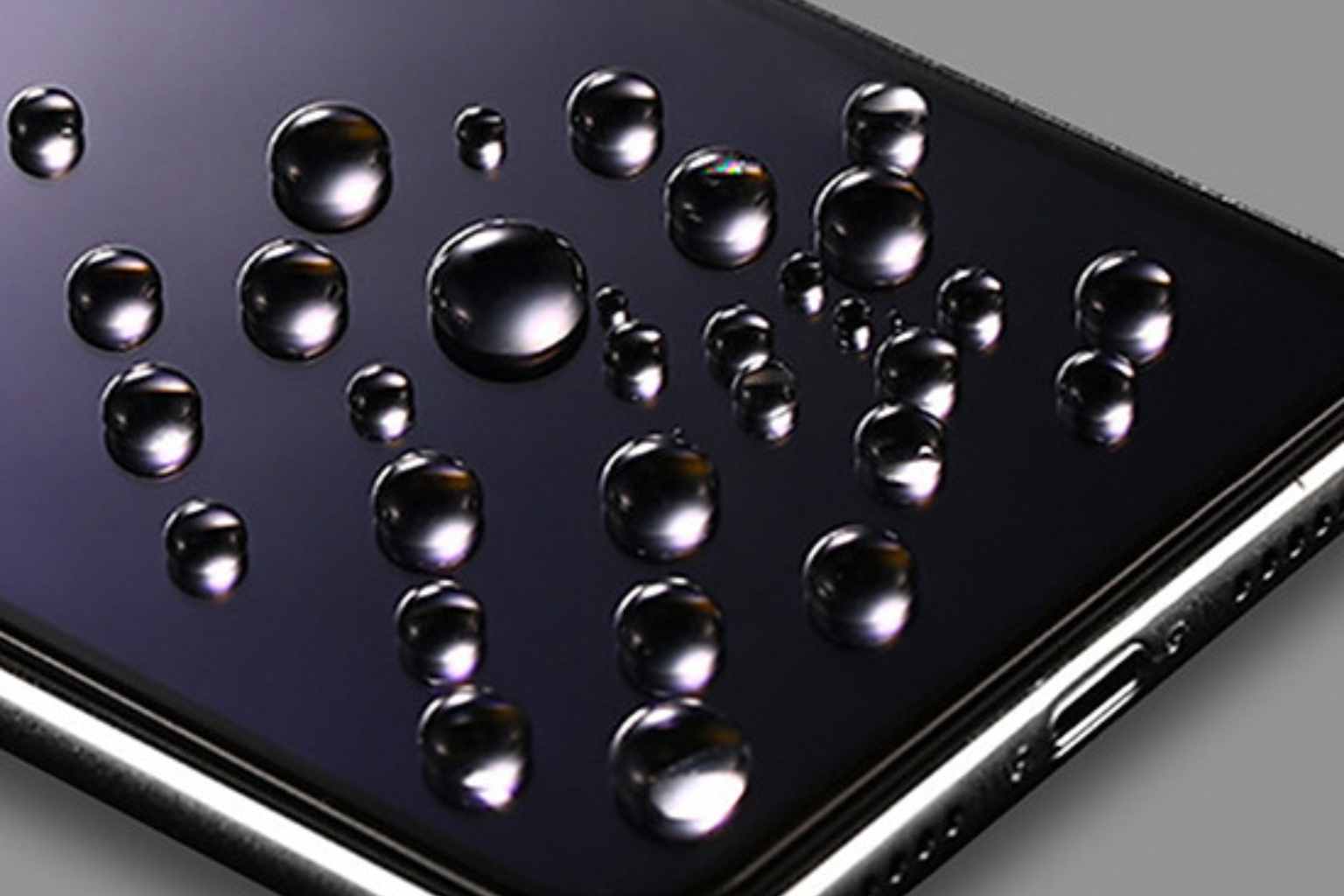 Chọn miếng dán màn hình chống bám vân tay iPhone