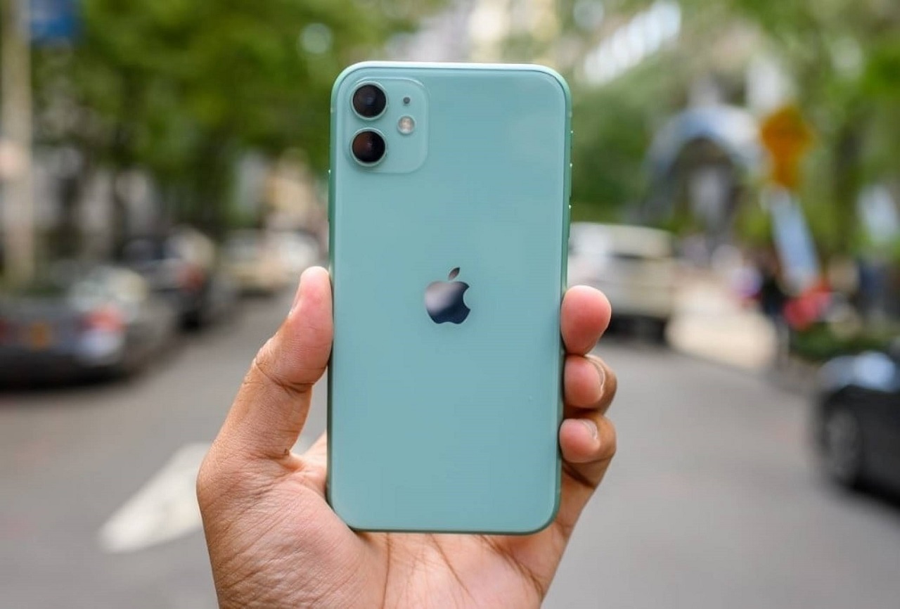 Tại sao nói iPhone 11 cũ 2025 vẫn rất đáng mua