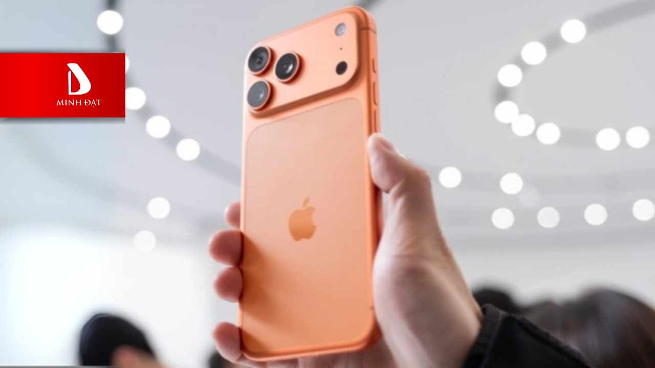 Màu Sắc Độc Quyền (Signature Color): Cosmic Orange