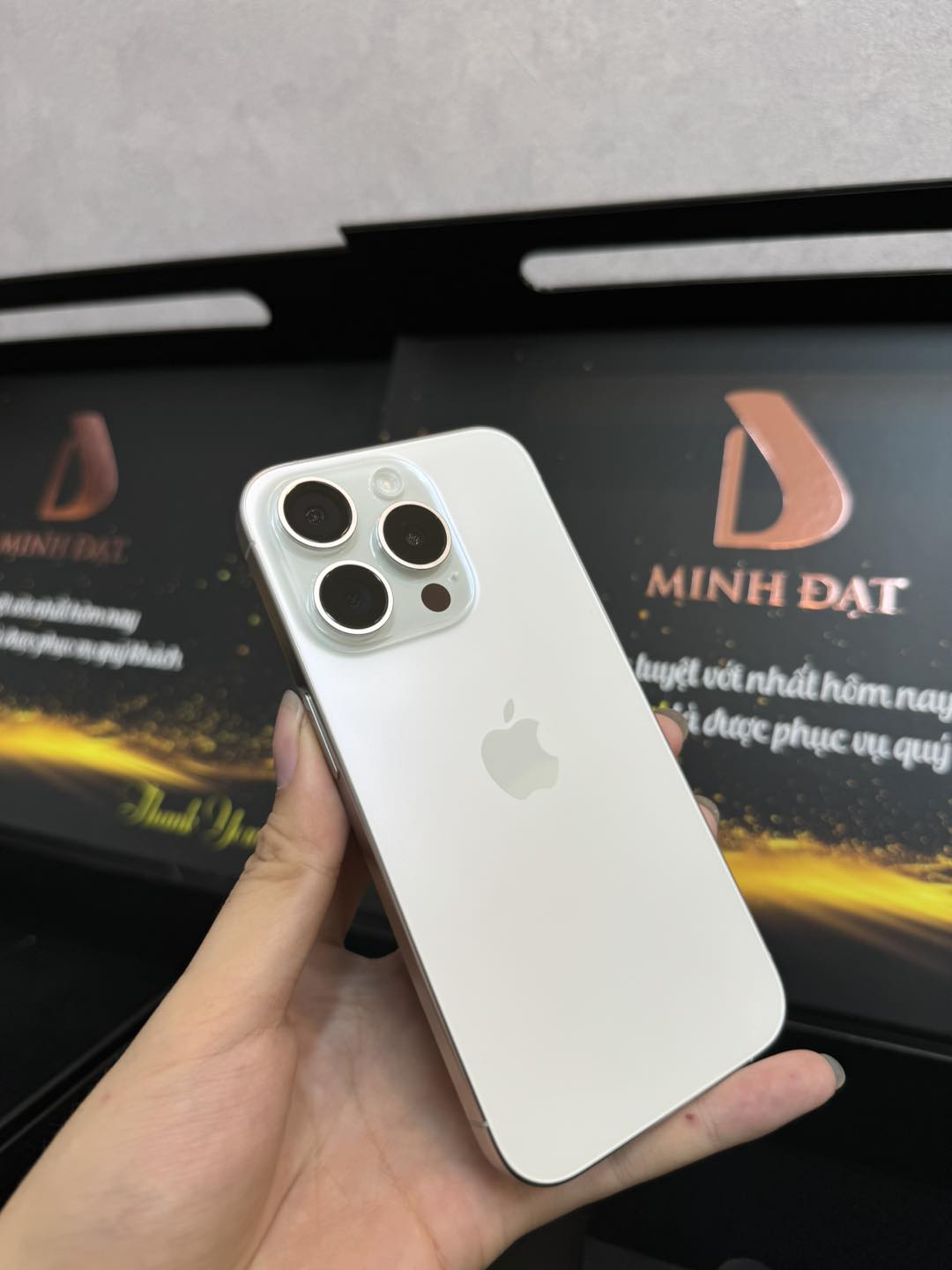 Giá iPhone 15 Pro mới nhất năm 2025 - Chi tiết các phiên bản